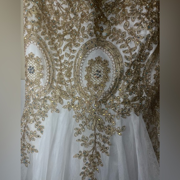 Say Yes
Juniors' Strapless Embellished Ballgown - Picture 5 of 10